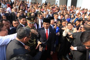 Presiden Jokowi Foto Bareng Dengan Warga Palu di PGM