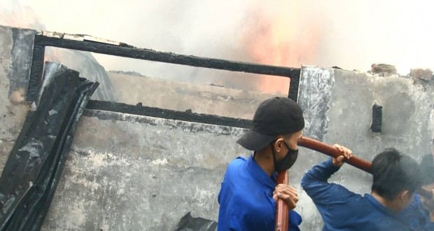 5 Rumah dan 1 Toko Hangus Terbakar di Toddopuli