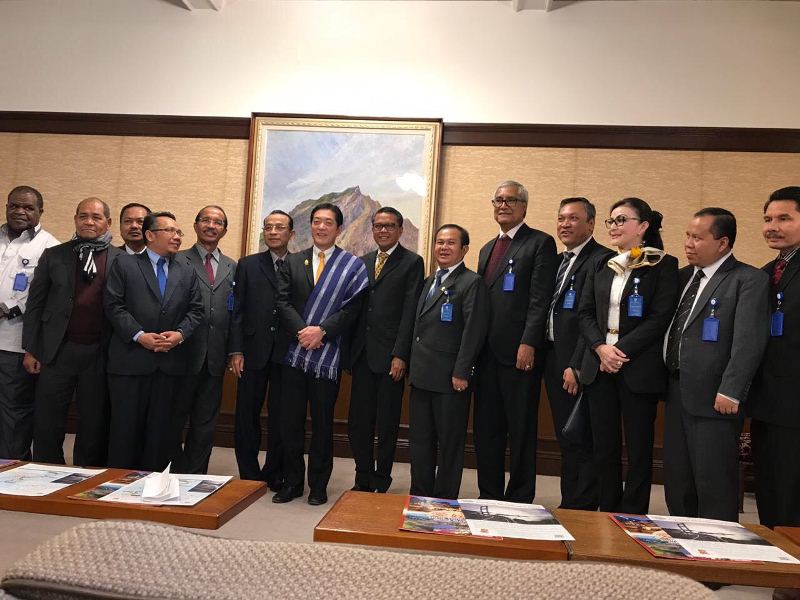 Nurdin Abdullah Fasilitasi  11 Kepdah  Terima Hibah di Jepang