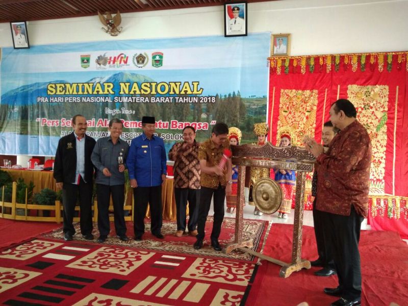 Seminar Menjelang  HPN Sumatera Barat 2018