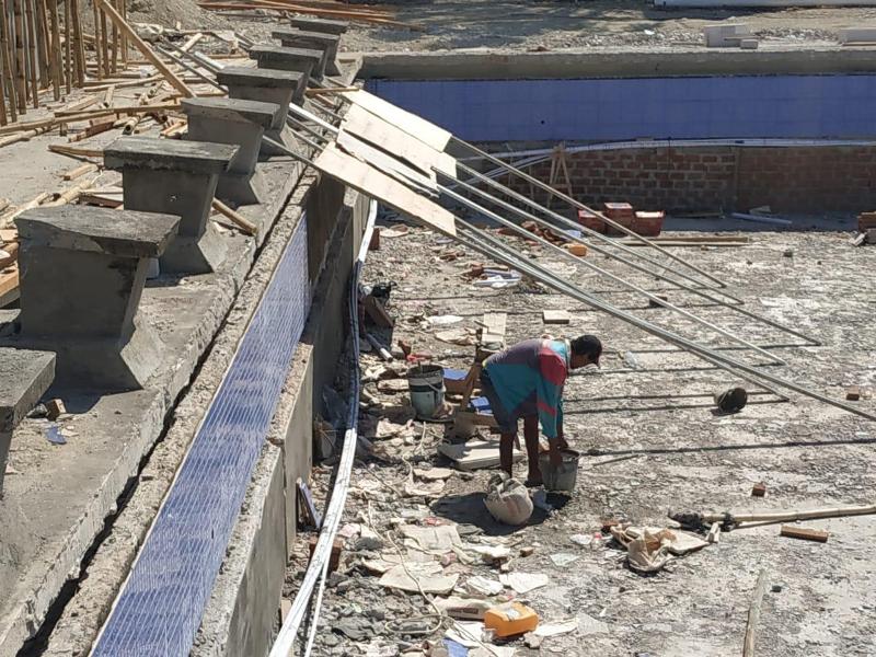 Diduga Anggaran Tak Mencukupi,  Proyek Kolam Renang Tersendat