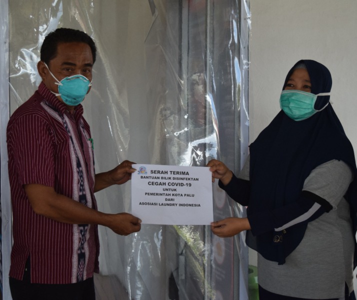ASLI  Serahkan Bantu Bilik Desinfektan ke Pemkot Palu