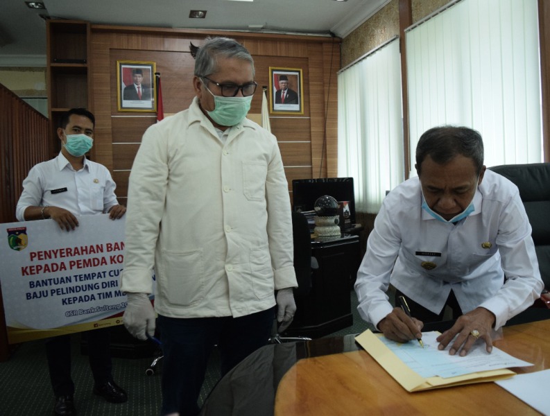 Walikota Terima CSR Bank Sulteng Rp,25 Juta & APD 100 Unit