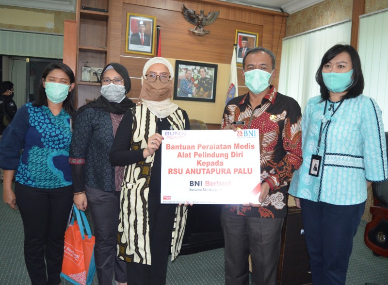 BNI Serahkan Bantuan APD ke Pemkot Palu