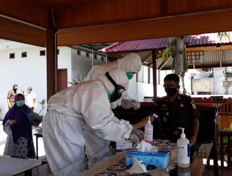 jajaran Pegawai dan Guru TK di Lingkup Kejati di Rapid Tes