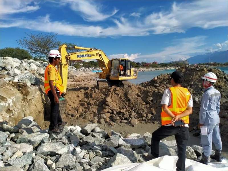 Menata Pengamanan Pantai SILEBETA Palu Bersama Adhi Karya