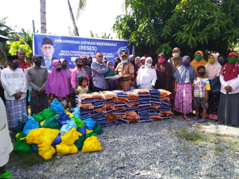 Peduli Kemanusiaan Ditengah Pademi C-19, SDS Bagikan Ratusan Paket Sembako