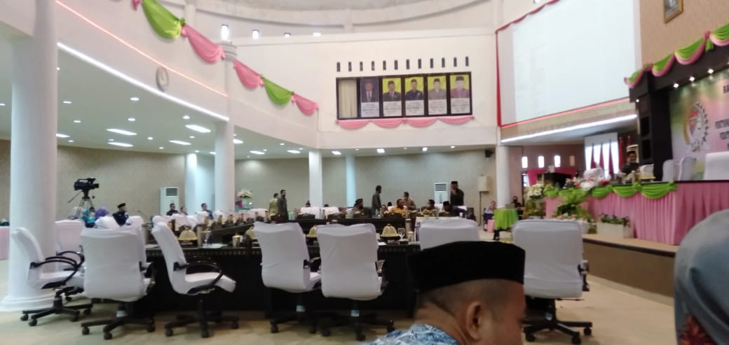 Tiga Fraksi Tak Hadir, Paripurna Di Tunda