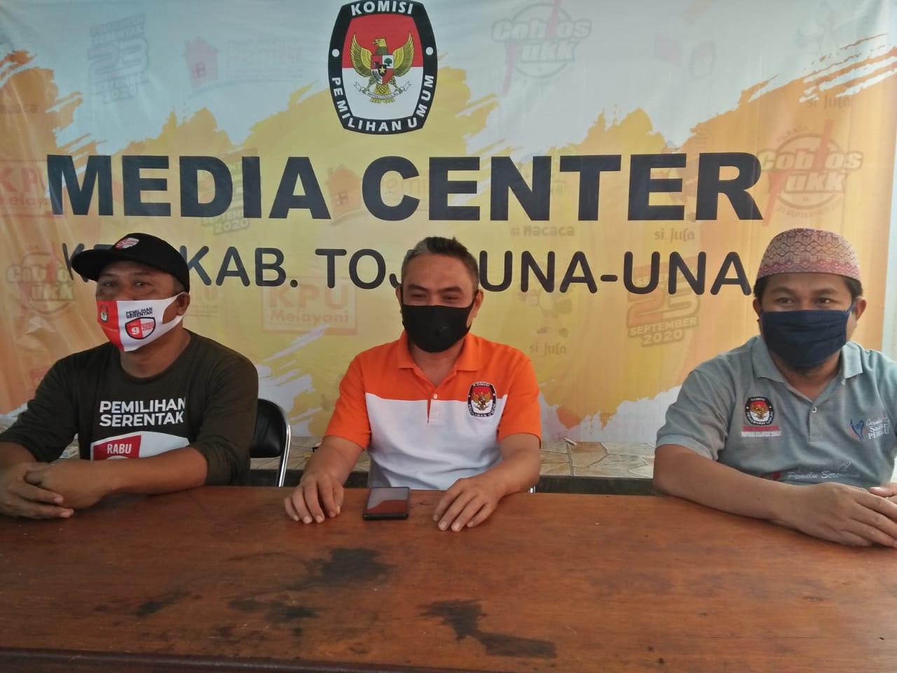 KPU Touna Umumkan Pendaftaran Pasangan Calon