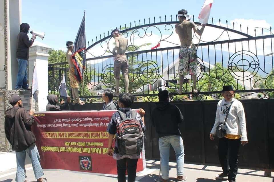 LS – Adi Demo Tolak  TKA China