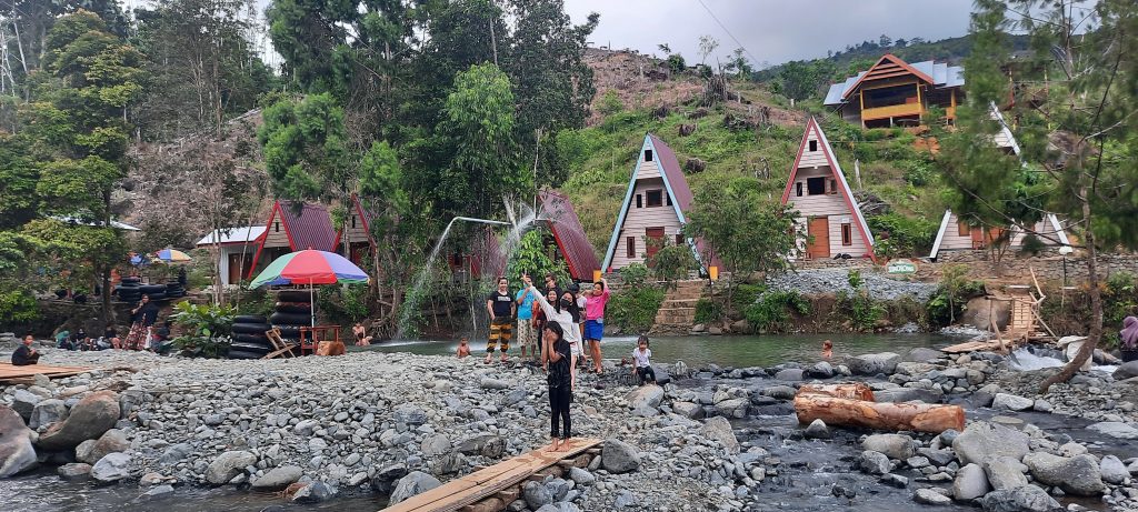 Aliran Sungai Lembah Pegunungan