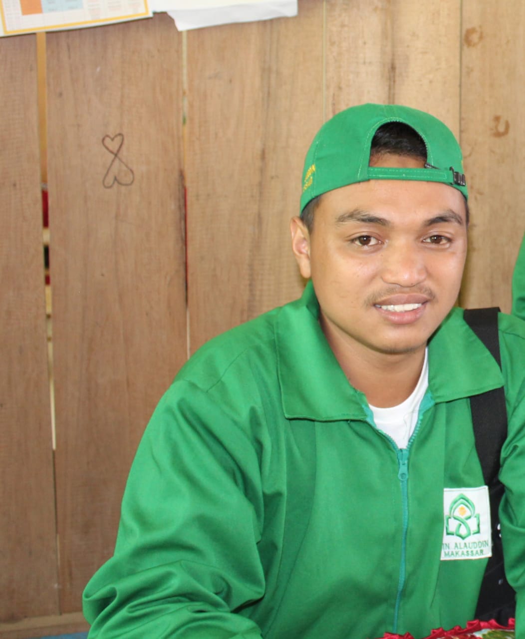 Mahasiswa KKN UIN Renovasi Rumah Nenek Maniara