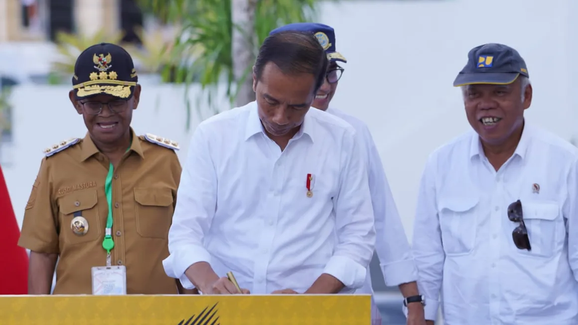 Presiden Jokowi Resmikan Gedung AMC, UIN Datokarama dan Huntap