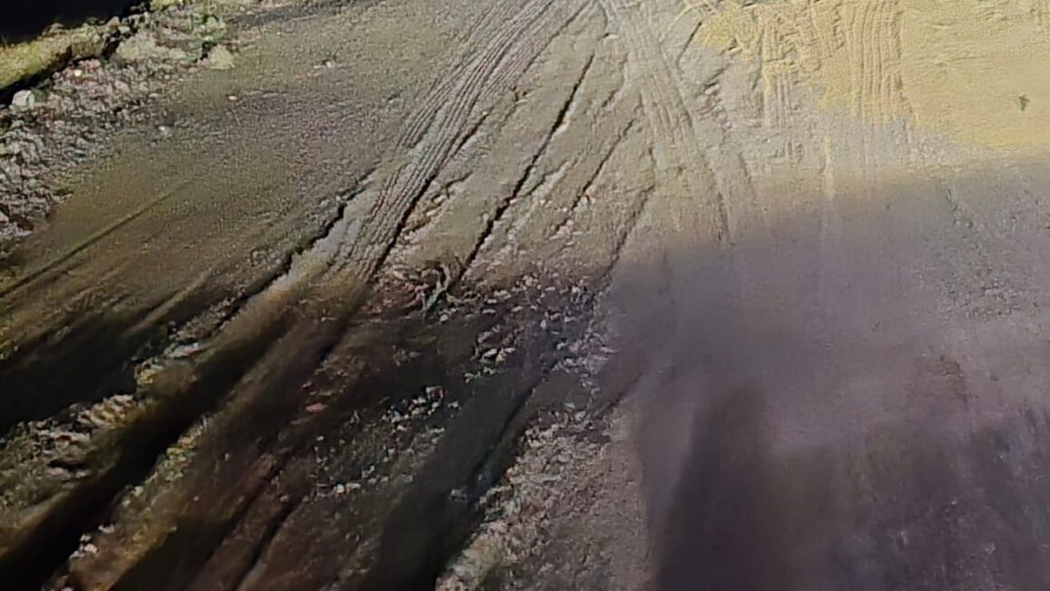 Ruas Jalan Nasional Bambuan “Terbengkalai”