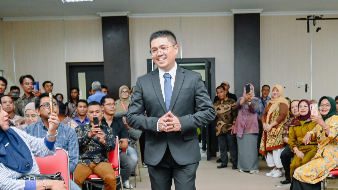 Politik Berbasis Wilayah dan Hegemoni Elitis Mengakar di Sulteng?