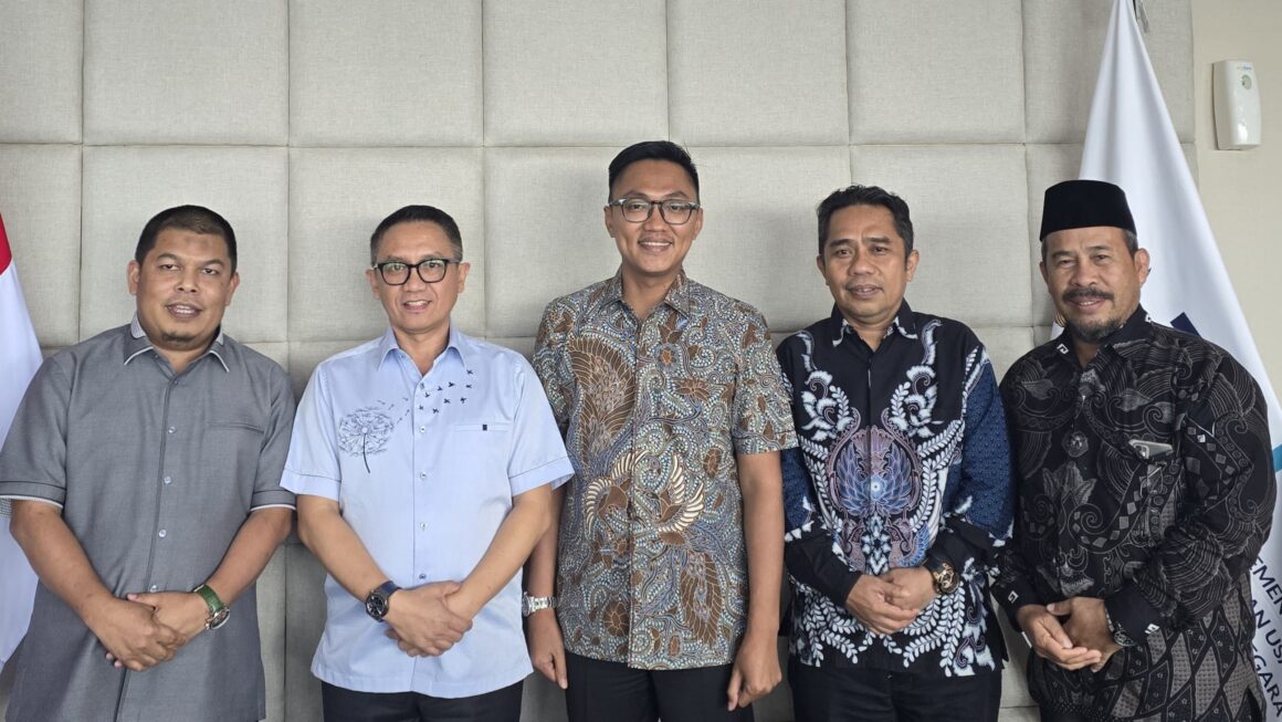 “Berani Menyala” IKA PMII Sulteng Temui Wakil Menteri BUMN