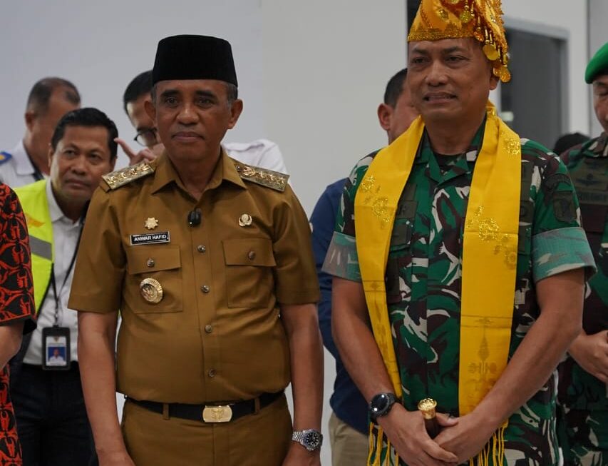Gubernur Anwar Hafid  Sambut Pangdam XXIII Jonathan Binsar