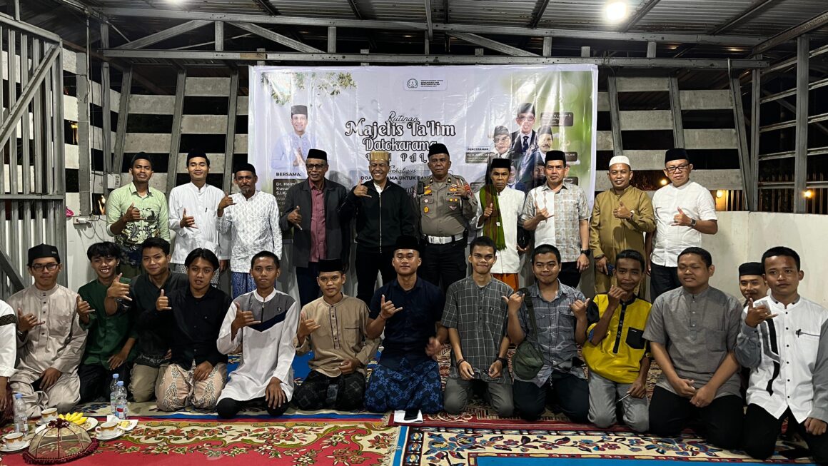 Wakapolda Bagikan 70 SIM Gratis di Majelis Taklim Datokarama