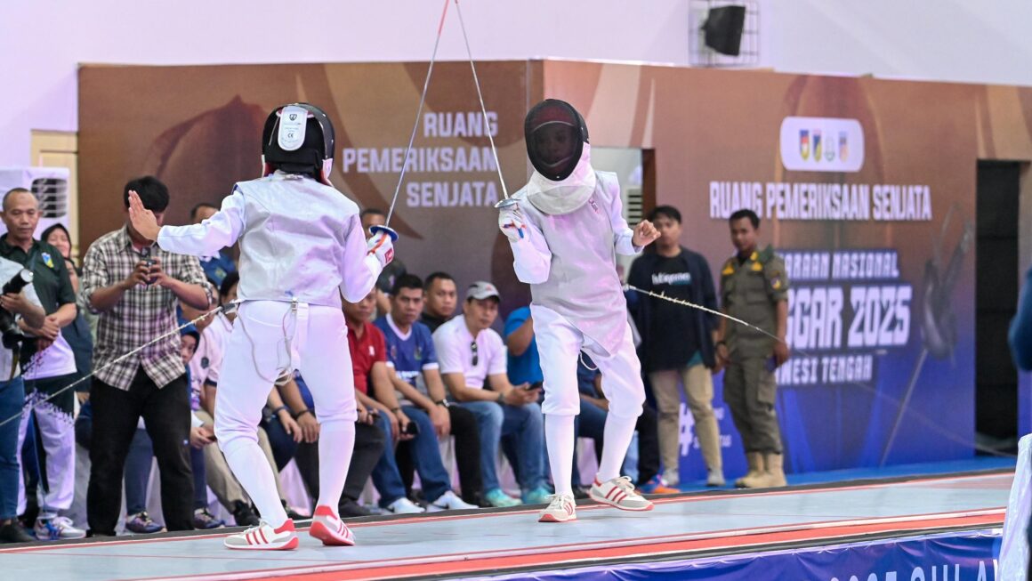 Gubernur Sulteng Anwar Hafid Membuka Kejurnas Anggar 2025