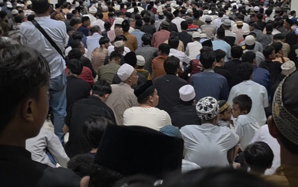 Jum’at Perdana 20an Ribu Jamaah Padati Masjid Raya Baitul Khairaat