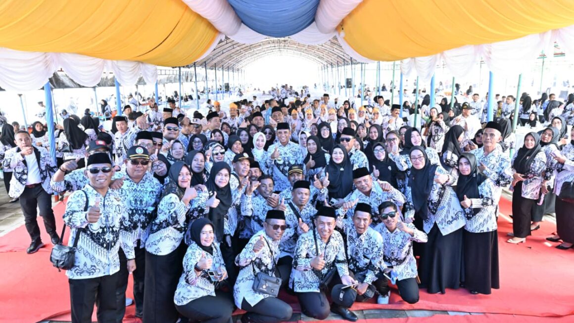 Gubernur Anwar Hafid : Tanpa Guru Sulawesi Tengah Tidak Akan Maju