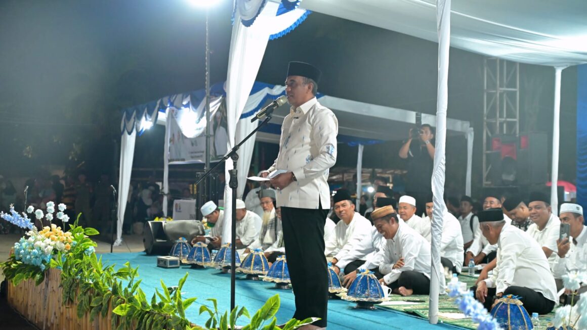 Tabligh Akbar Zikir dan Doa di Puncak HUT ke-13 Kabupaten Balut