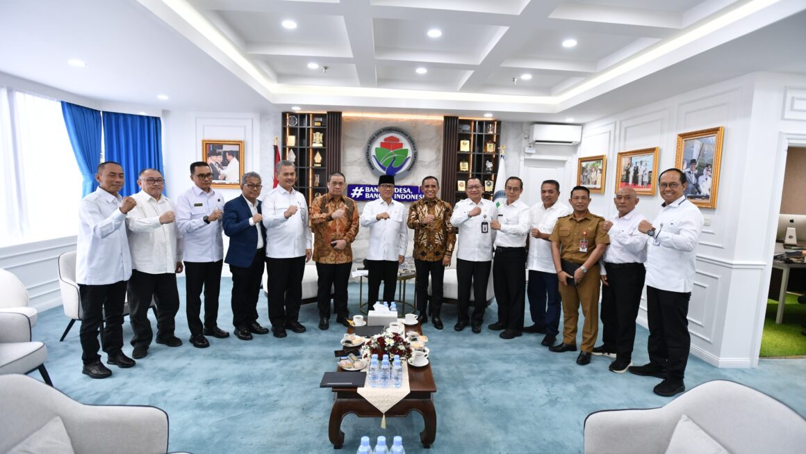 Gubernur Anwar Hafid Dorong Digitalisasi 606 Desa Blank Spot di Sulteng