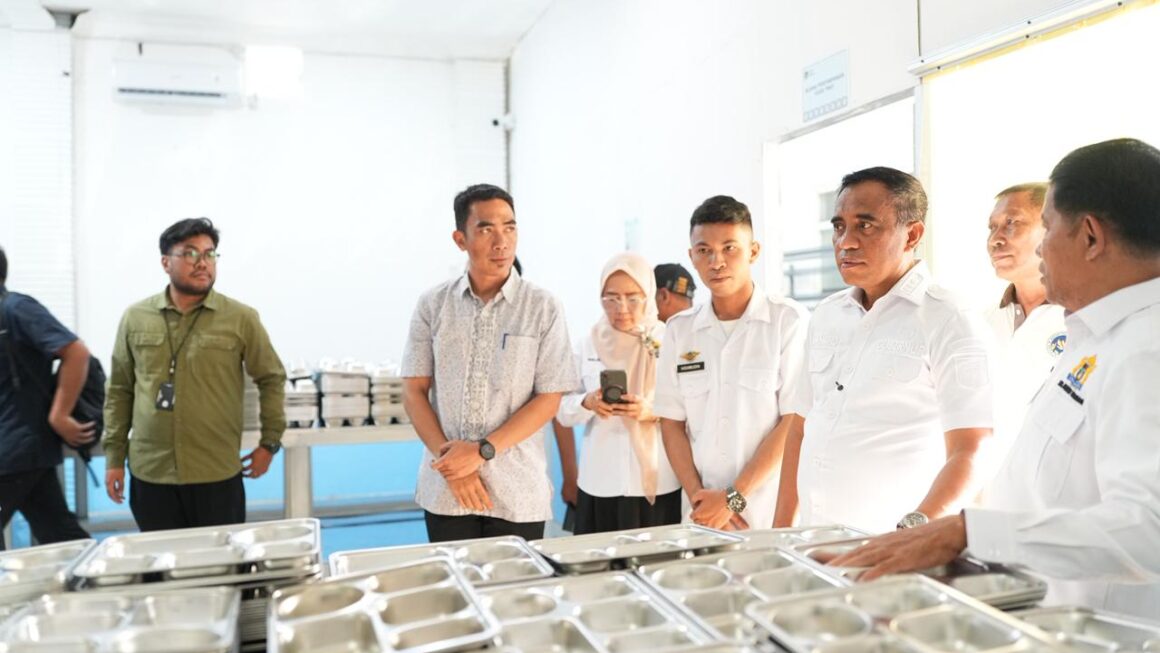 Gubwrnur Anwar Apresiasi Kualitas dan Kesiapan SPPG NDR Loji