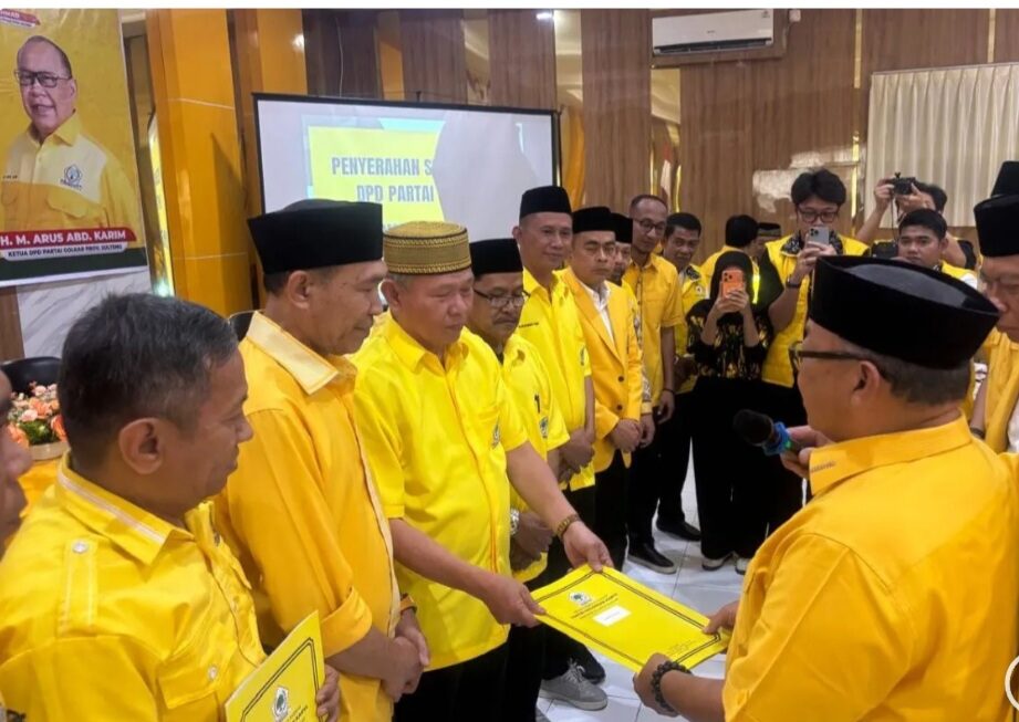 Bukber Dengan Anak Yatim Warnai Penyerahan SK Pengurus DPD Partai Golkar se Sulteng