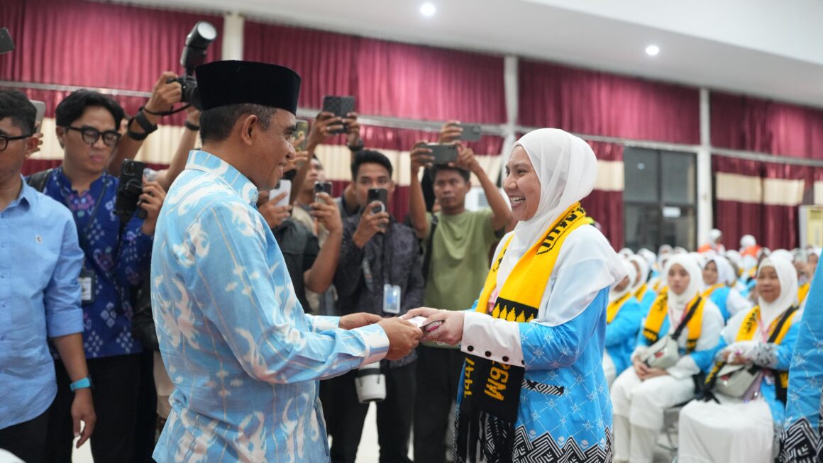 Gubernur Anwar Hafid Titip Pesan Ke CJH “Jaga Niat dan Kesehatan”