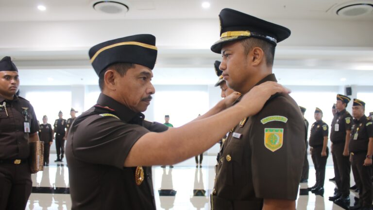 Dr. Andi Aulia Rahman Dilantik Koordinator  di Kejati Sulteng
