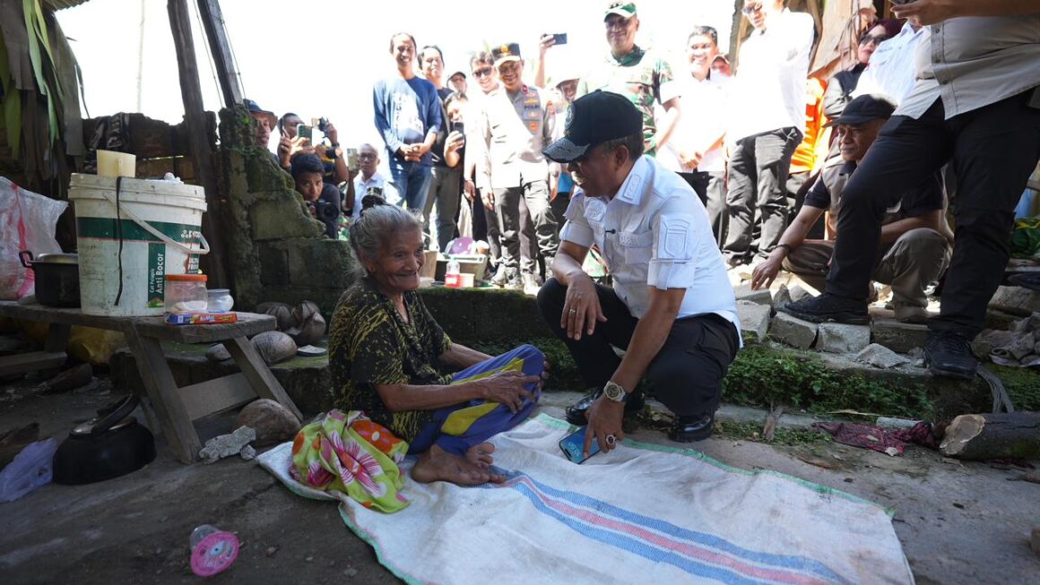 Kunjungi Warga, Gubernur Anwar Hafid Pastikan Kebutuhan Warga Terpenuhi