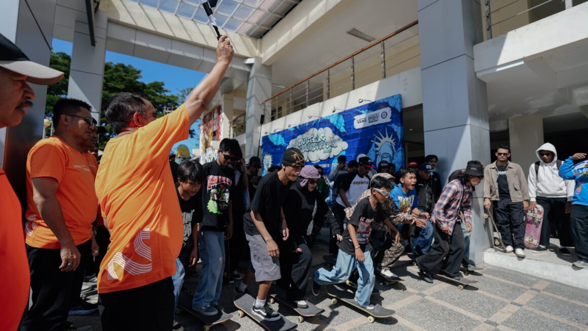 Gubernur Anwar Hafid Lepas Parade Go Skateboarding Day 2026, Dorong Lahirnya Atlet Dunia