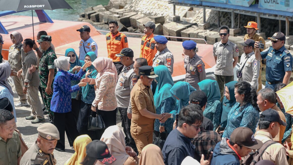 Peduli, Gubernur Anwar Hafid Turun Langsung ke Bongganan