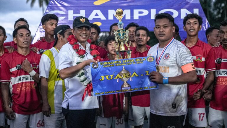Taruna Cup di Desa Kalora Resmi Ditutup Gubernur Berikan Bonus bagi Para Juara