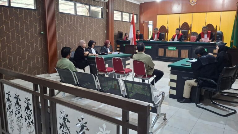 MANTAN PJ. BUPATI  MOROWALI  Ir. A. RACHMANSYAH ISMAI DI VONIS BEBAS