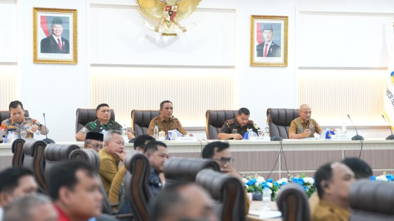 Gubernur Anwar Hafid Rakor Karhutla dan Kekeringan Bersama Forkompinda