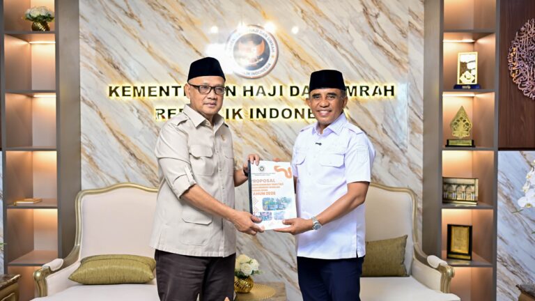 Gubernur Anwar Hafid Temui Menteri Haji dan Umrah Minta Palu Jadi Embarkasi